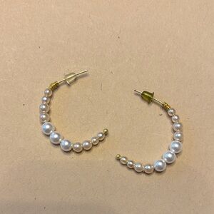 Source Unknown Gold and Pearl Hoop Earrings
